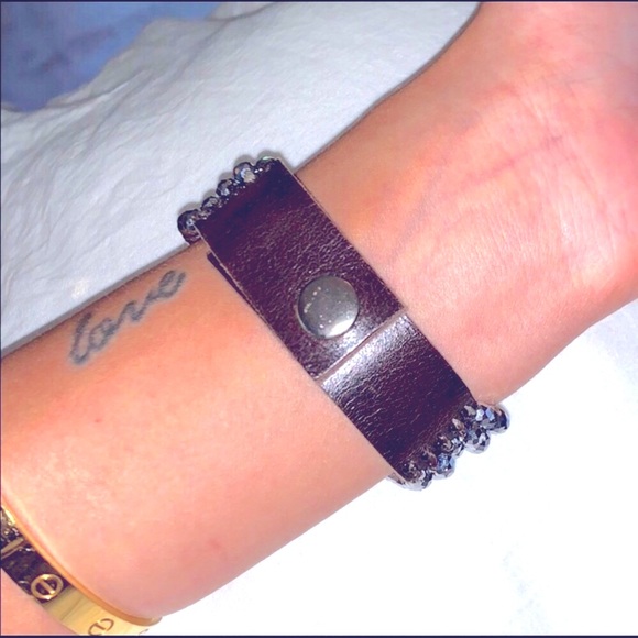 🌿 Silver & Gold Sparkly Beaded Bracelet w/ Button Leather Strap Closure - Picture 6 of 6